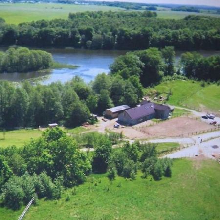 Villa Stajnia Grazyny Mikorowo 46 Czarna Dabrowka Esterno foto